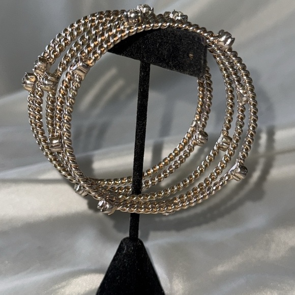 Elegant Gold Cable Bangle Set Rhinestone Flower Accents Set of 5 - Picture 3 of 11